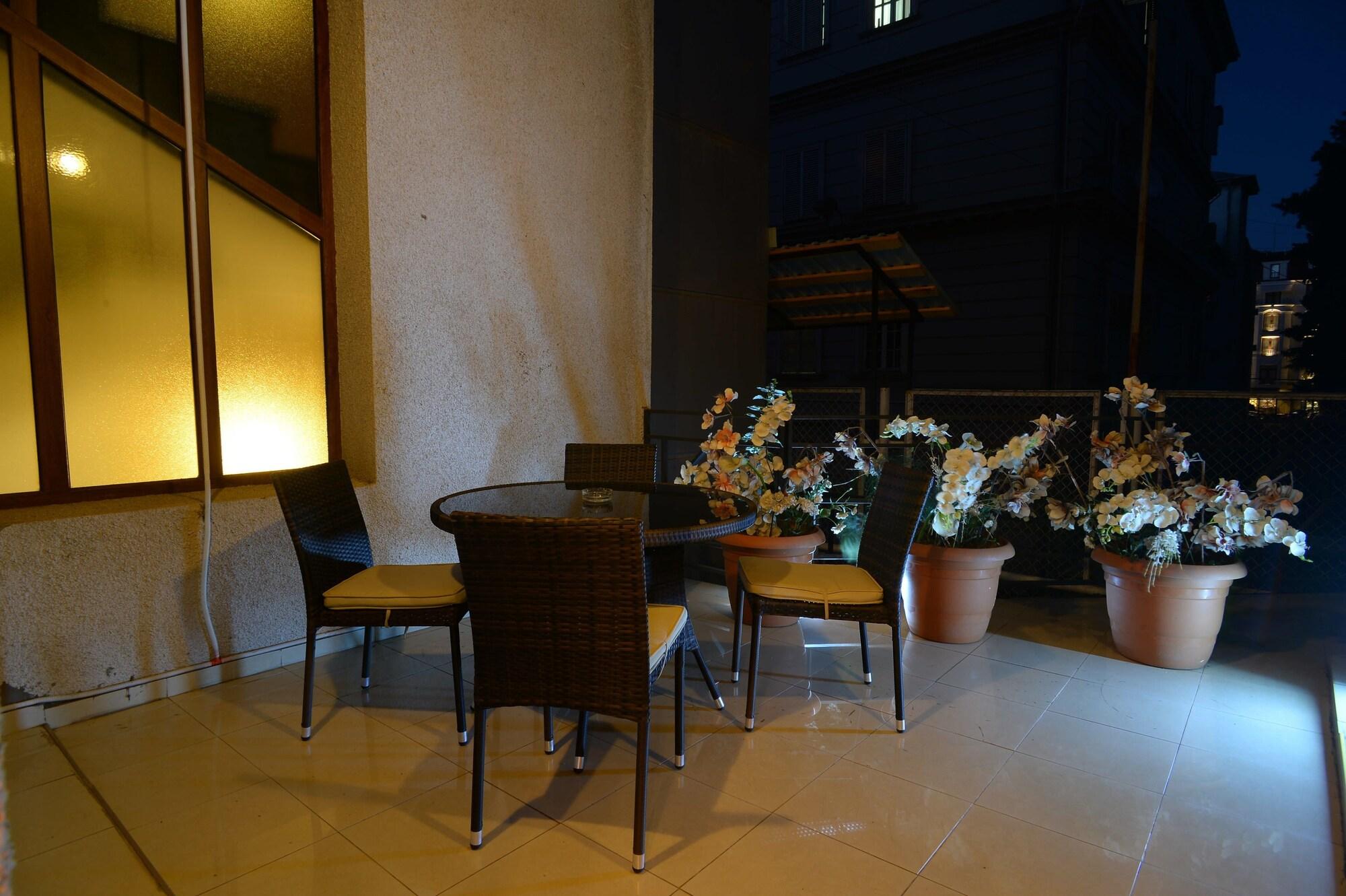 Coral Boutique Hotel 트빌리시 외부 사진